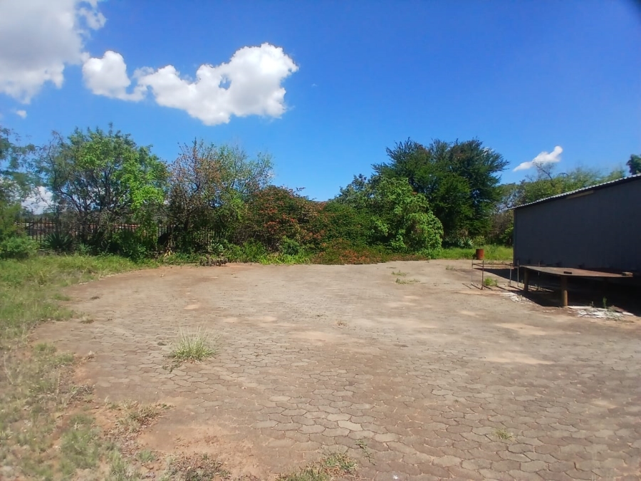 To Let Commercial Property for Rent in Tlhabane North West